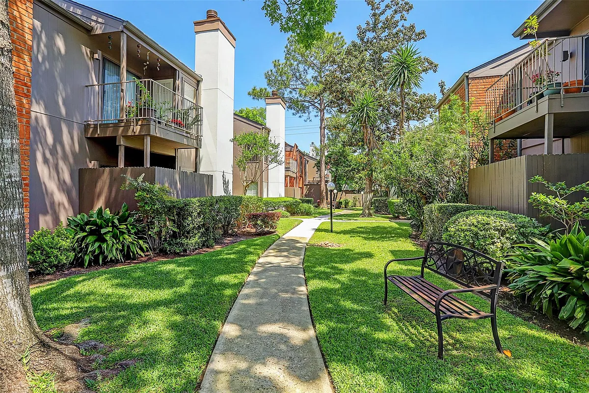 Building Photo - 1201 Bering Dr #27