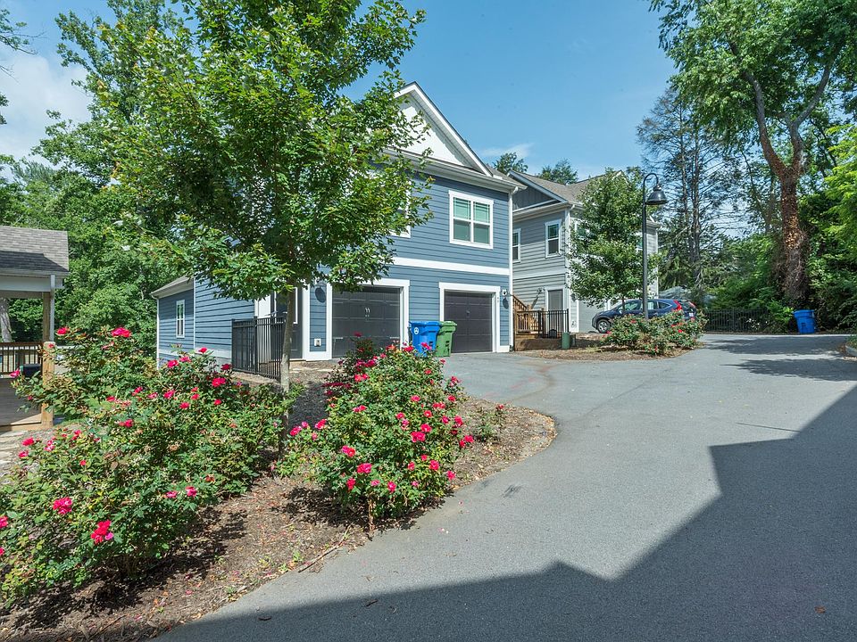 Sweet townhome community, great neighbors