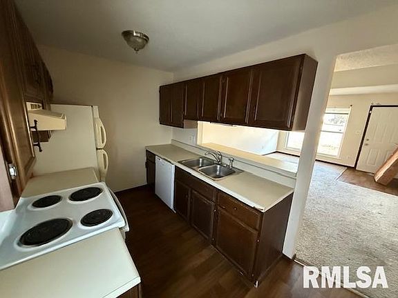 3rd image of 11623 Cypress St