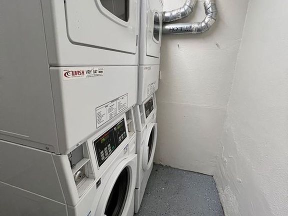 4th image of 1152 E 1st St APT 103