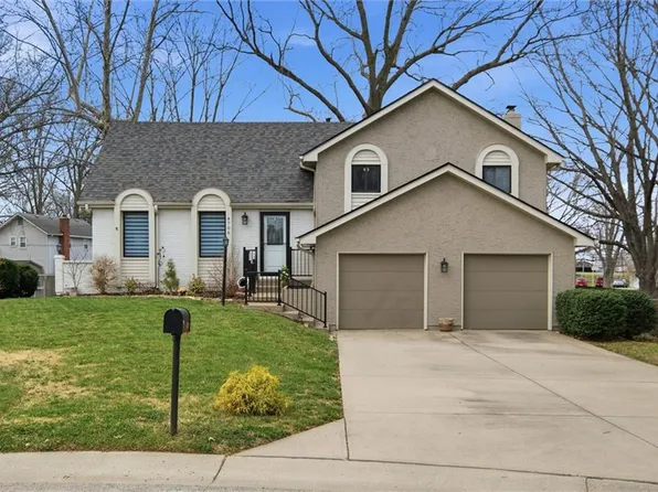 4706 Goddard St, Shawnee, KS 66203