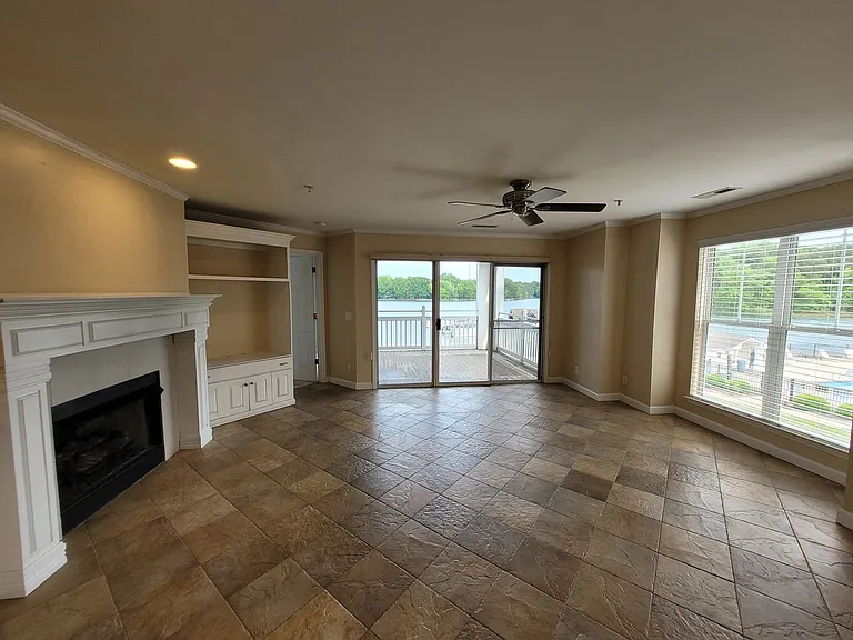 940 Jetton St #17 — Photo 6