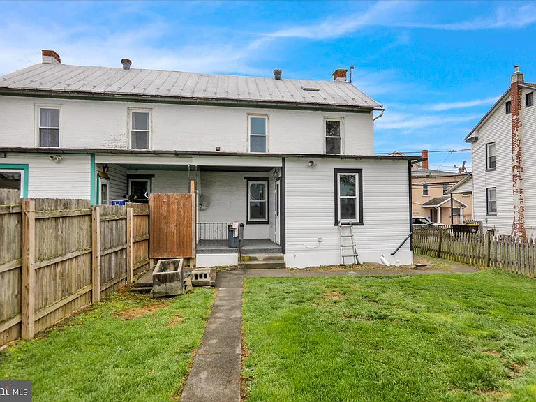 2102 Main St — Photo 25