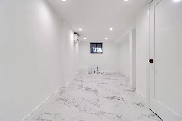 Rented by New York Realty Minimax Inc | media 8
