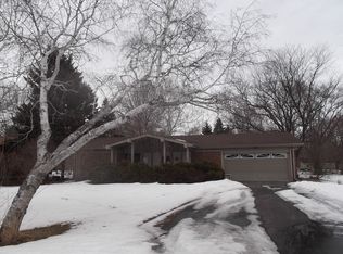 5 Plum Ct, Dundee, IL 60118