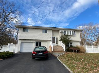 44 Franklin Ave, Deer Park, NY