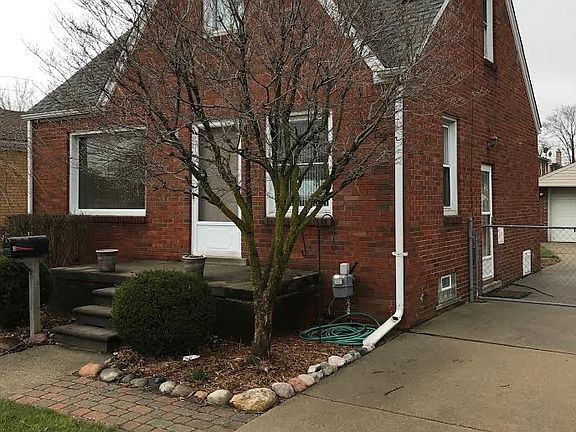 2nd image of 29029 Ruthdale St