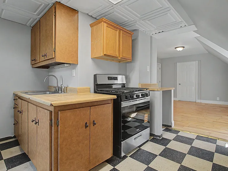 1426 Washington St NE #2 — Photo 4