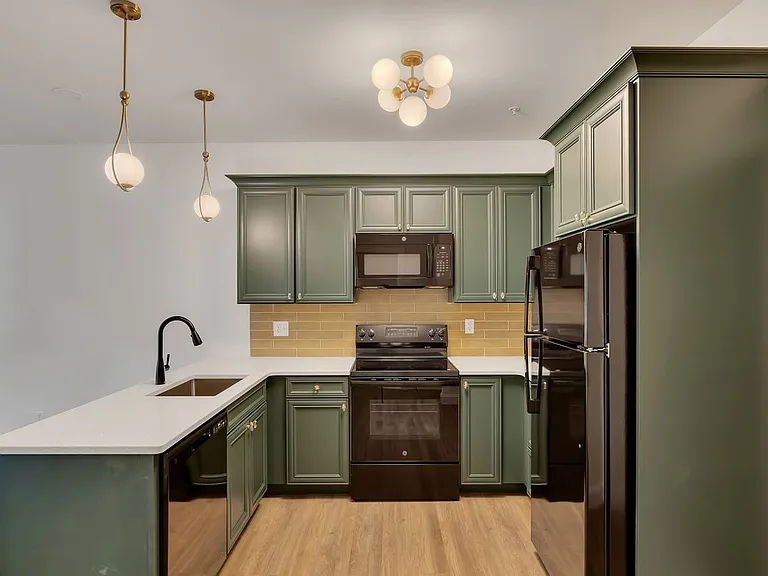 36 Pawling Ave #101 — Photo 11