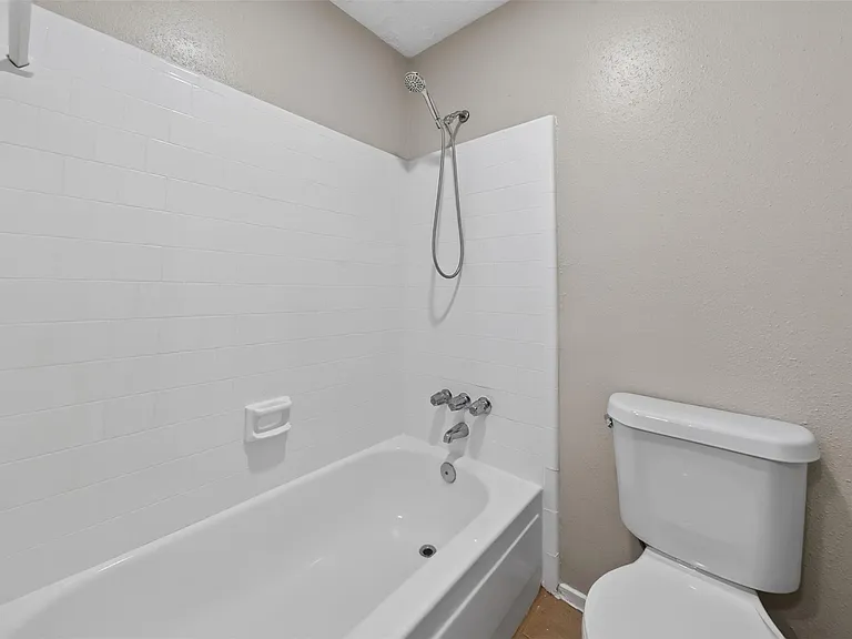 20014 Bishops Gate Ln — Photo 34
