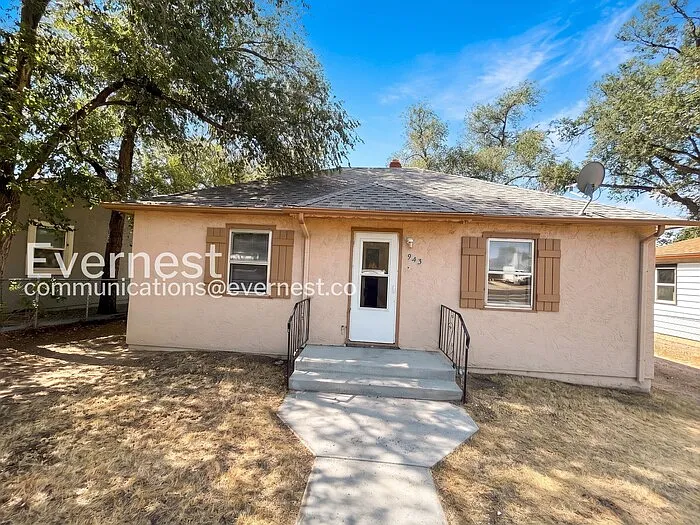 943 E Las Animas St — Photo 2
