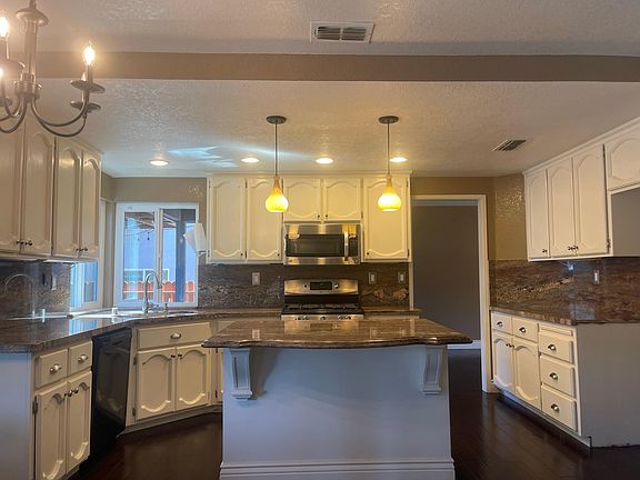 4th image of 2305 Aldridge Ln