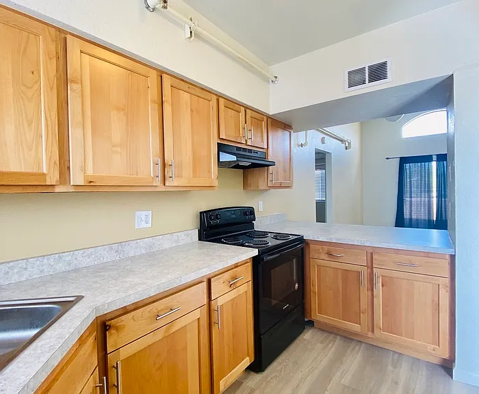1701 N Park Ave #17 — Photo 5