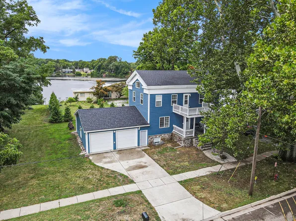 115 N Gremps St, Paw Paw, MI 49079