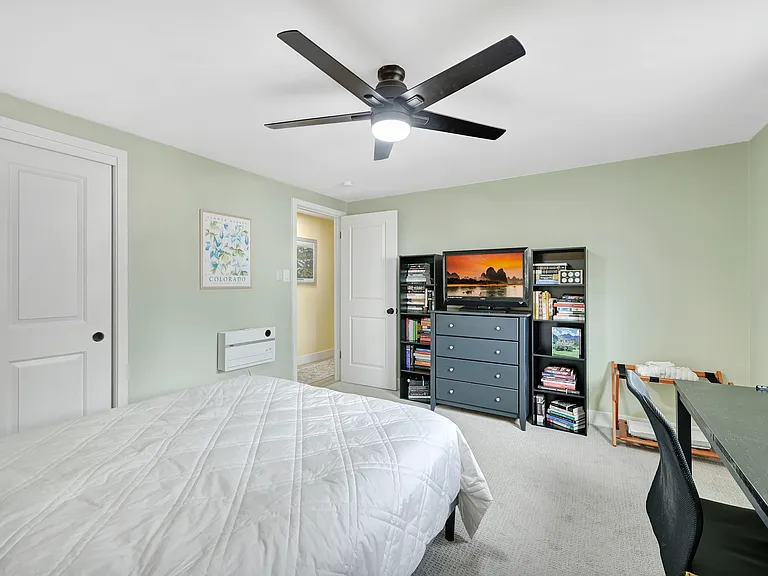 1021 Hazel Ct — Photo 7