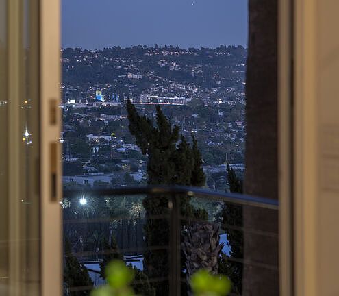 5th image of 3625 Lowry Rd