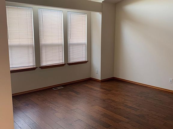 3rd image of 5626 128th Pl NE