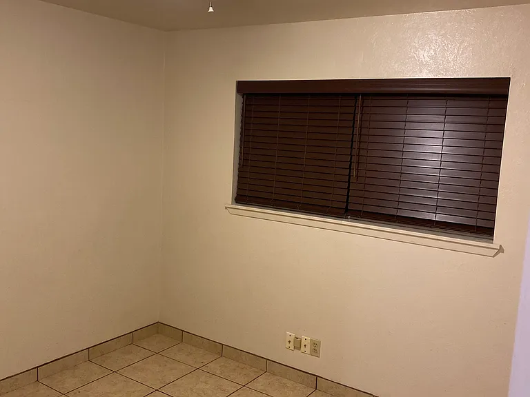 1310 Meadowlane Dr — Photo 9