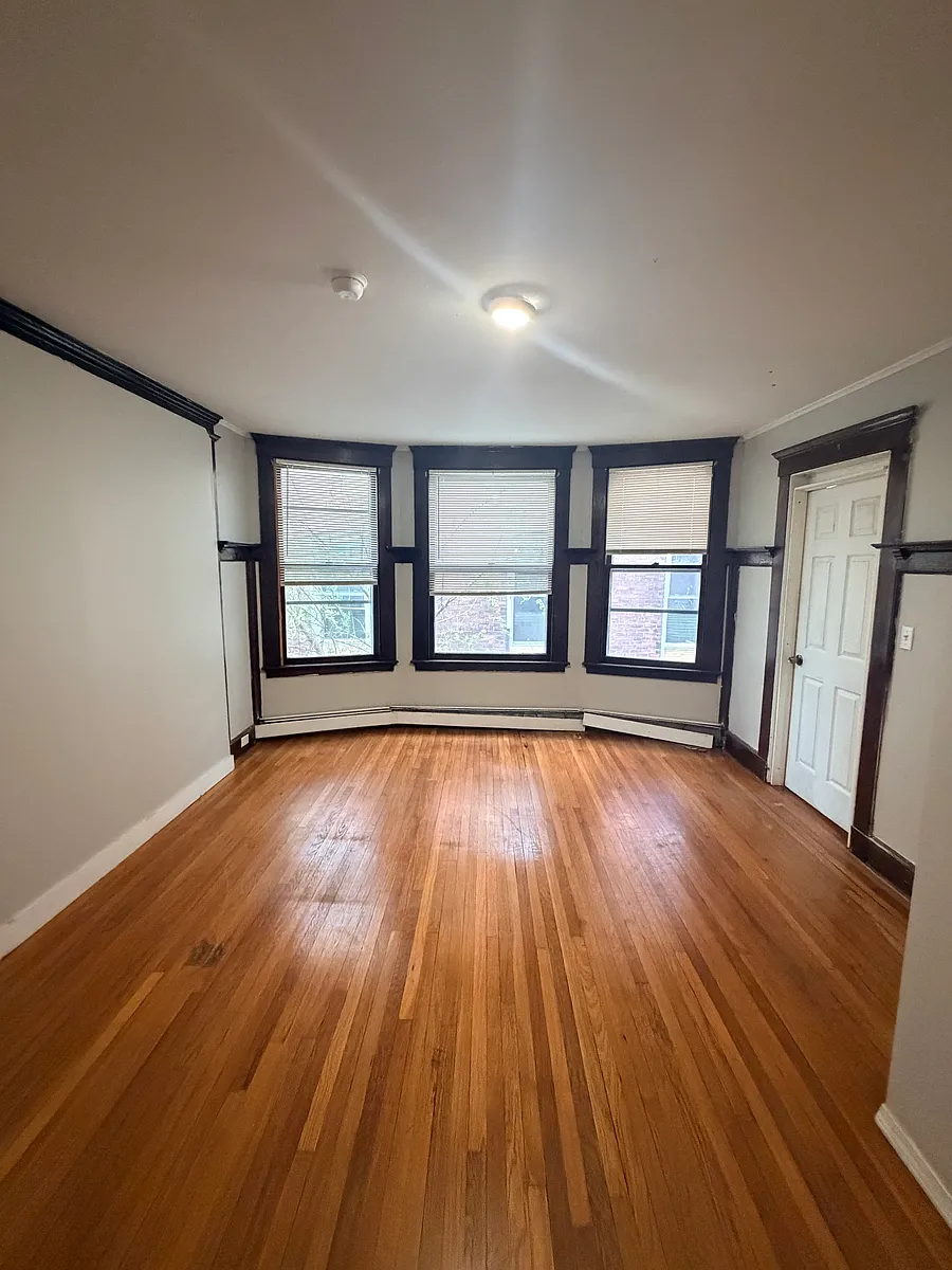 Building Photo - 603 Howard Ave #2