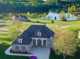 839 Rarity Bay Pkwy, Vonore, TN 37885
