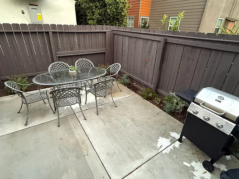 4664 Bancroft St — Photo 11