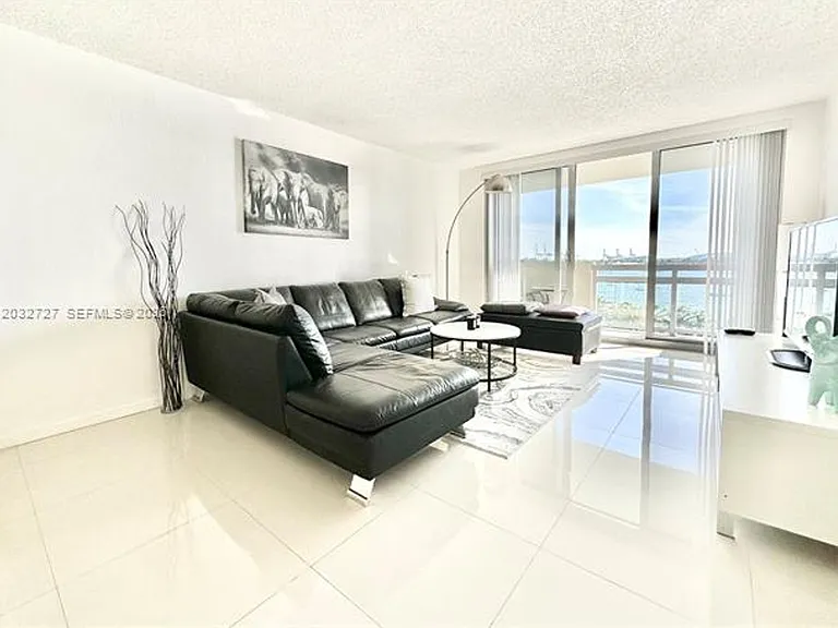 1500 Bay Rd #820S — Photo 2