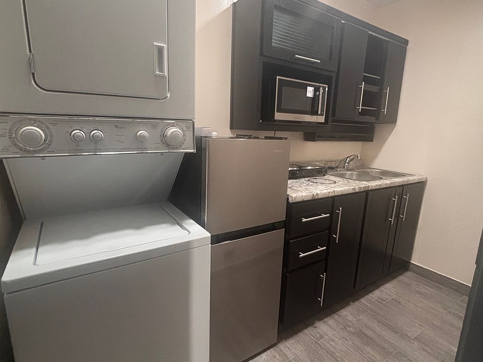 2nd image of 343 Vivian Dr #B