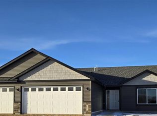 655 Luiken St, Lake Crystal, MN 56055
