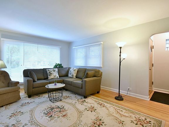 5th image of 814 S Ashland Ave