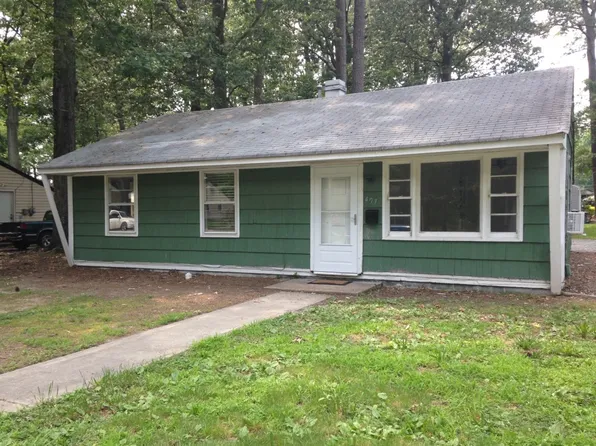 407 Calvert St, Hampton, VA 23669