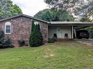 272 Meadow Rd, Asheboro, NC 27205