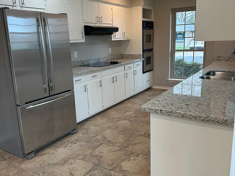 2243 Bernwood Dr — Photo 8
