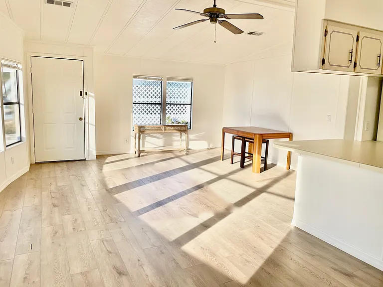 100 Hampton Rd #39 — Photo 3