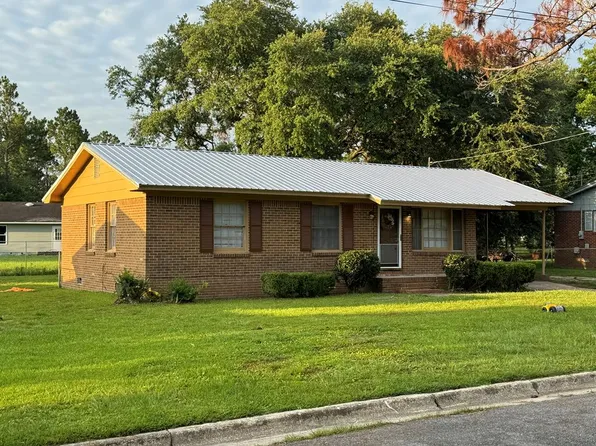 808 Glendale Ave, Douglas, GA 31533