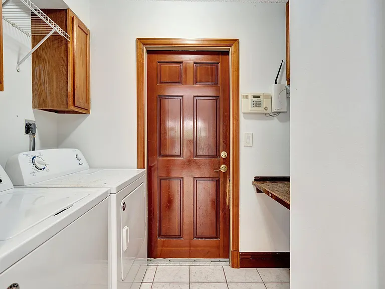 6149 Foster St — Photo 5