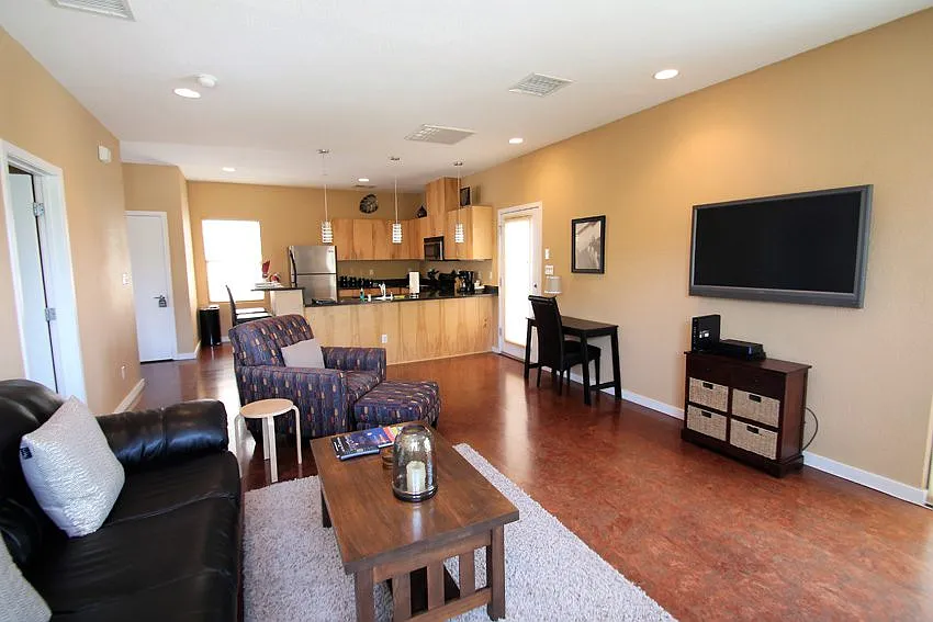201 Aliso DR SE #12 - 201 Aliso DR SE #12 — Photo 2