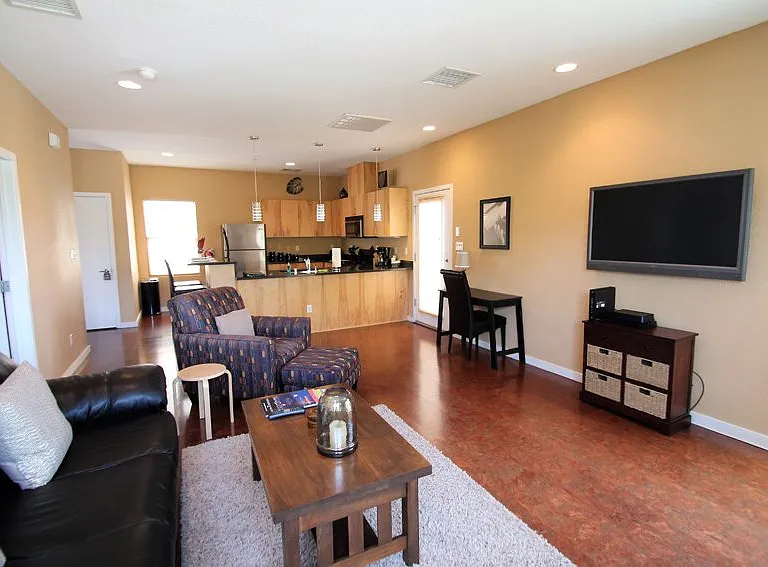 201 Aliso Dr SE #12 — Photo 2