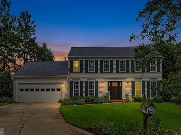 9117 Willow Pond Ln, Rockville, MD 20854