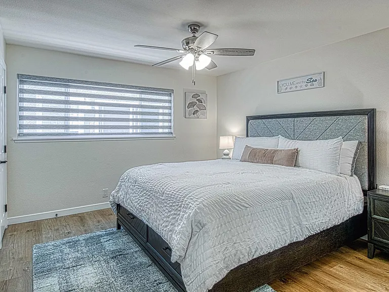 5008 Seashore Dr — Photo 13