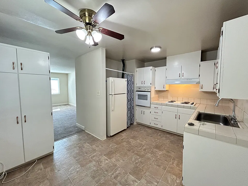 132 Village Ct #3
