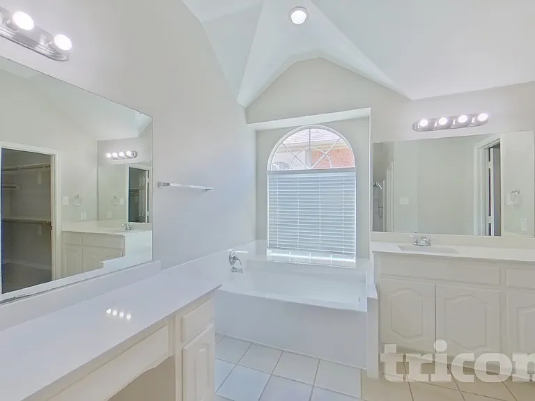 1217 Glencoe Dr — Photo 8