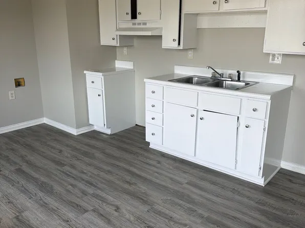 897 Old Dixie Rd #B, Horse Cave, KY 42749