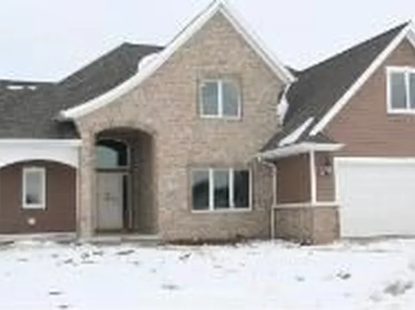 370 Gittens Ct, De Pere, WI 54115