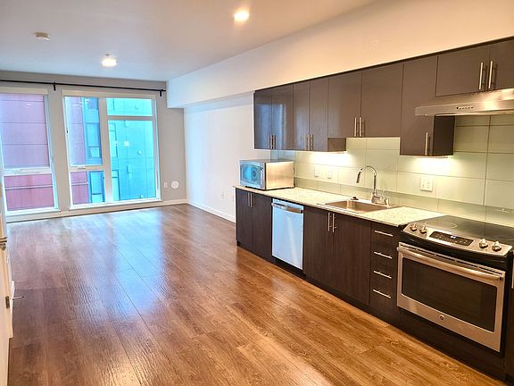 2nd image of 1085 103rd Ave NE APT 324