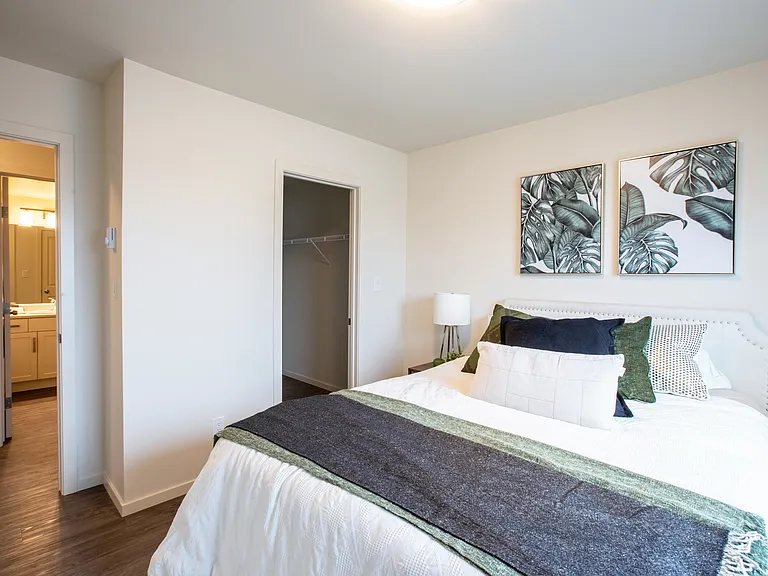585 Ballantrae Dr — Photo 11