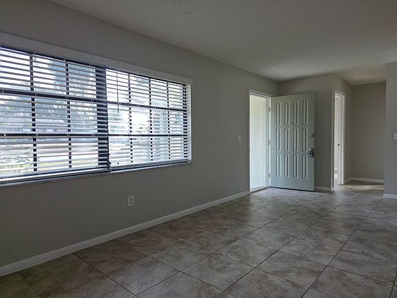 5th image of 336 Monarco Ave