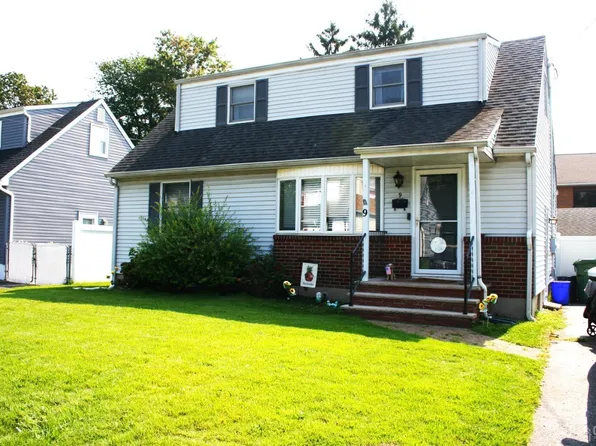 9 Kenneth Ave, Parlin, NJ 08859