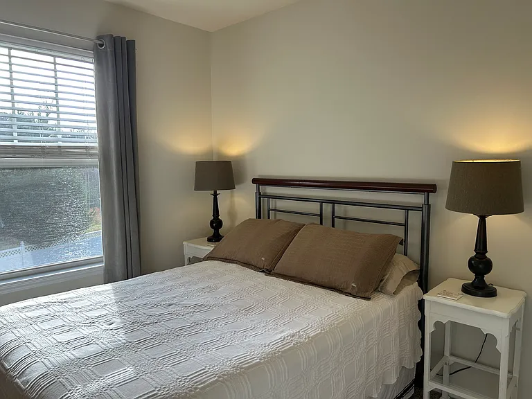 1906 Pear Tree Ln — Photo 44