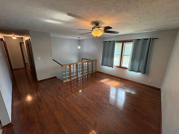 3rd image of 1804 Hartley St