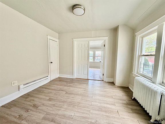 4th image of 324 UNDERHILL AVE